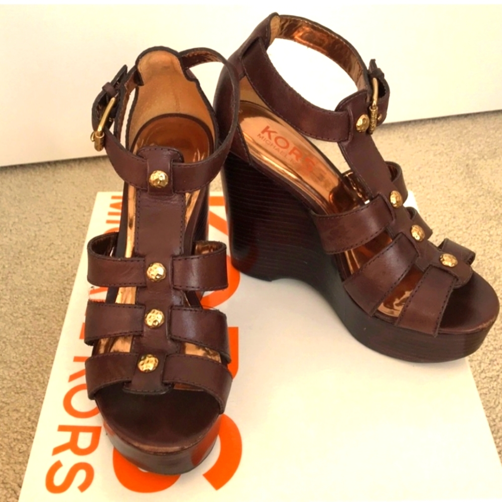 Michael kors wedges size 8.